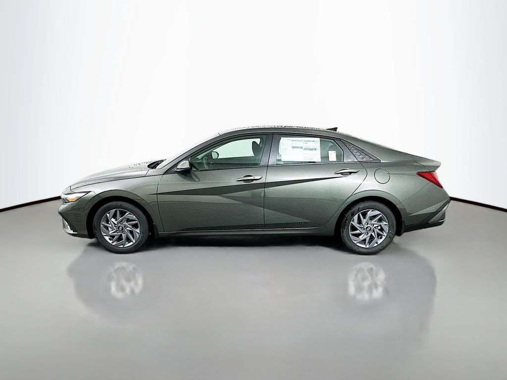 Thumbnail: 2025 Hyundai Elantra - 8