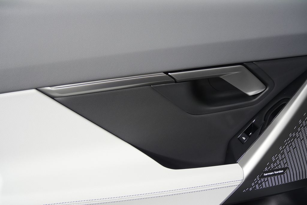 Thumbnail: 2026 BMW 5 Series - 14