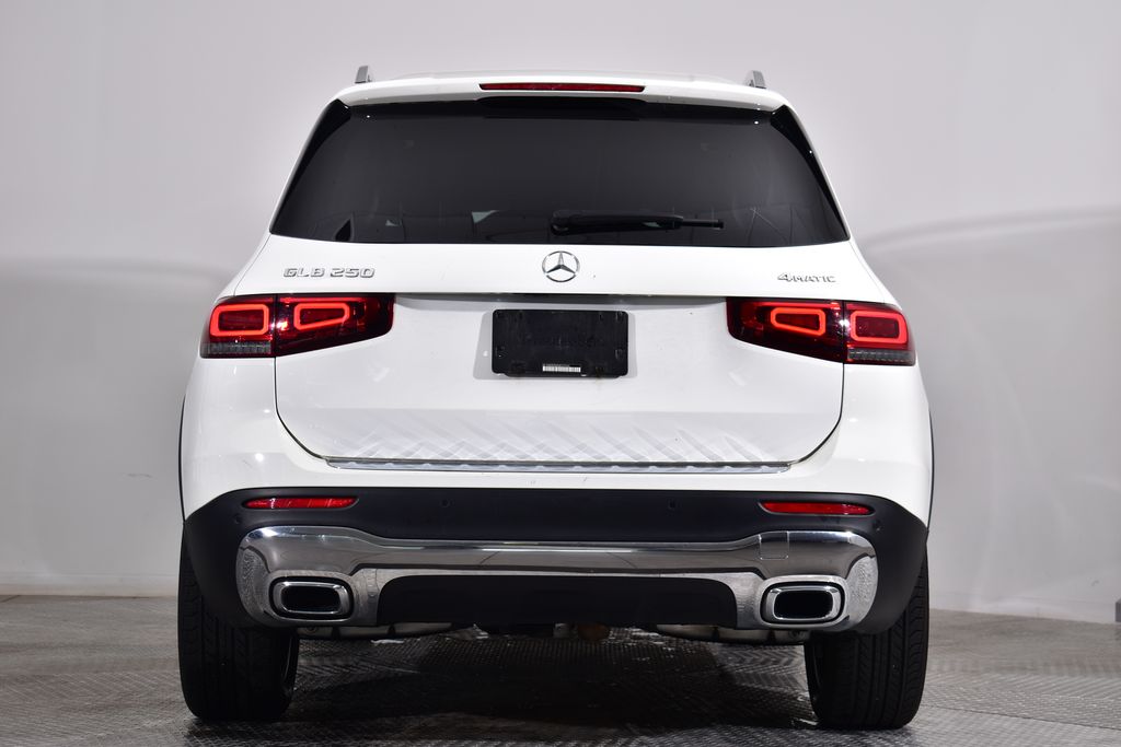 Thumbnail: 2022 Mercedes-Benz GLB - 4
