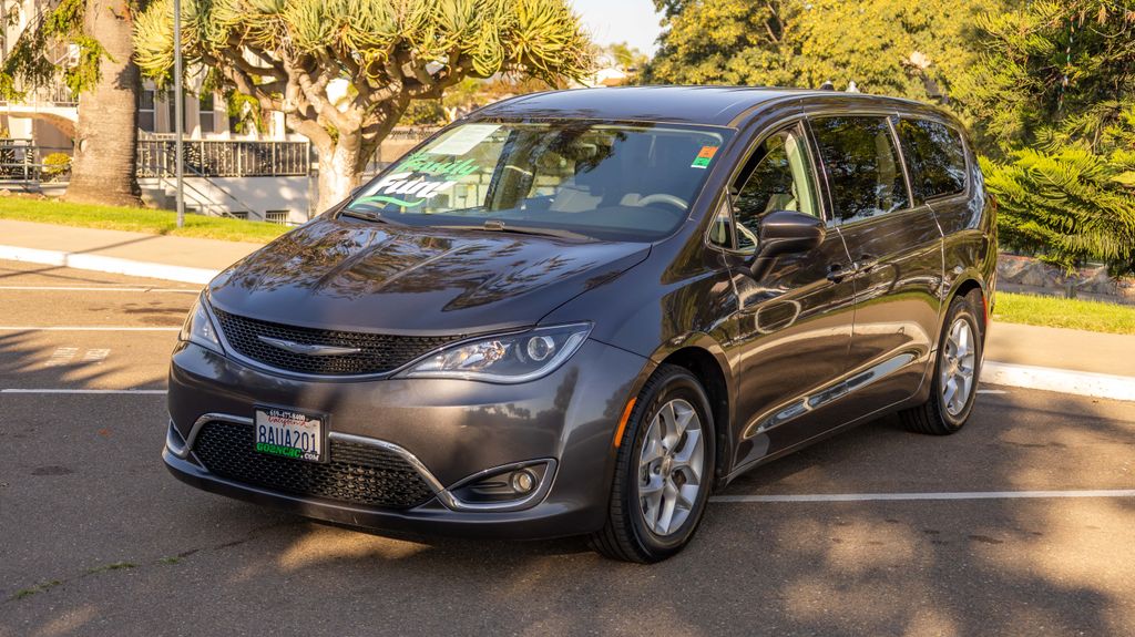 Used 2017 Chrysler Pacifica Touring L 4D Passenger Van