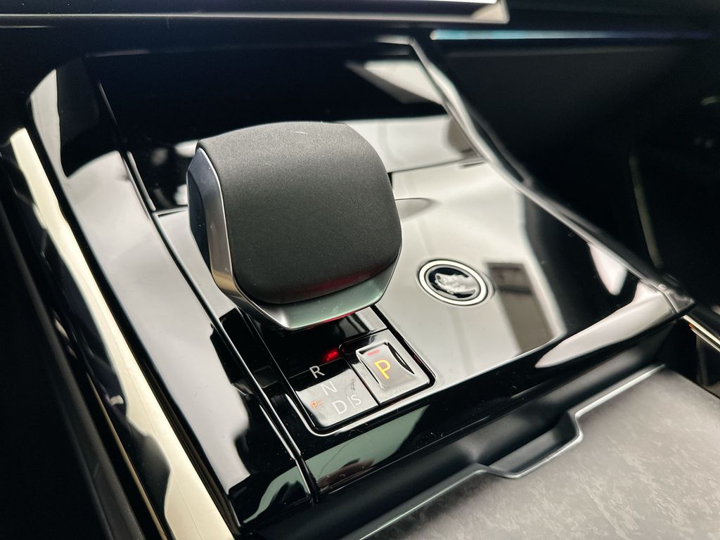 Thumbnail: 2026 Land Rover Range Rover Sport - 12