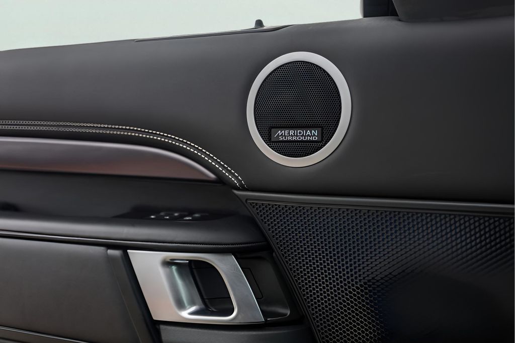 Used Car 2024 Land Rover Discovery  Metropolitan Edition For Sale Under $70,000 In Austin, Texas