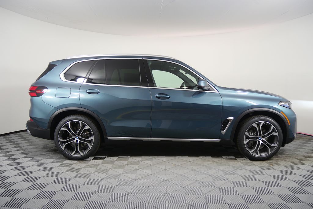 Thumbnail: 2026 BMW X5 - 2