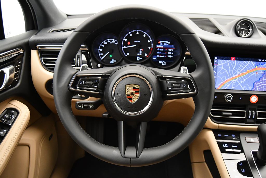 2024 Porsche Macan T 20