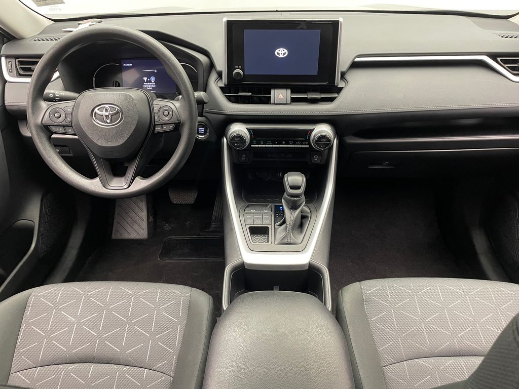 2024 Toyota RAV4 XLE 19