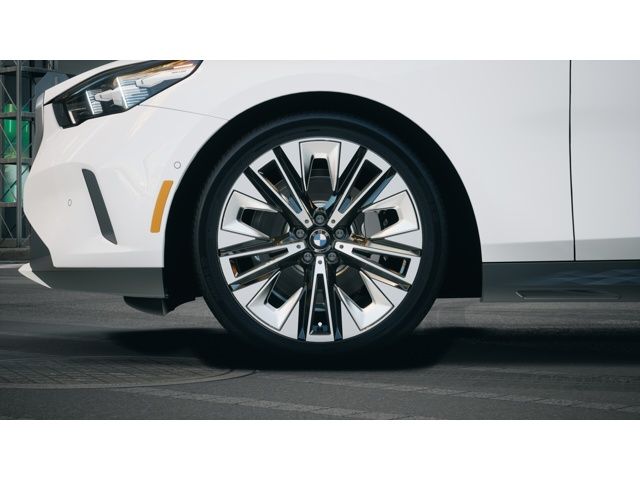 Thumbnail: 2026 BMW 5 Series - 7