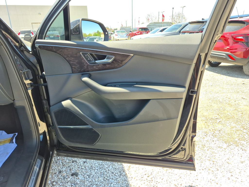 2021 Audi Q7 55 Premium Plus Black at Ultimate Motorsports