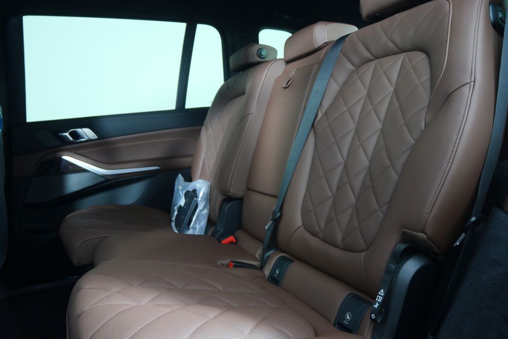 2026 BMW X7 xDrive40i 16