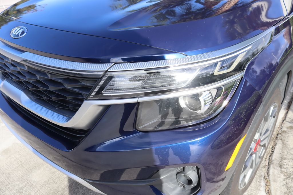 Thumbnail: 2021 Kia Seltos - 3