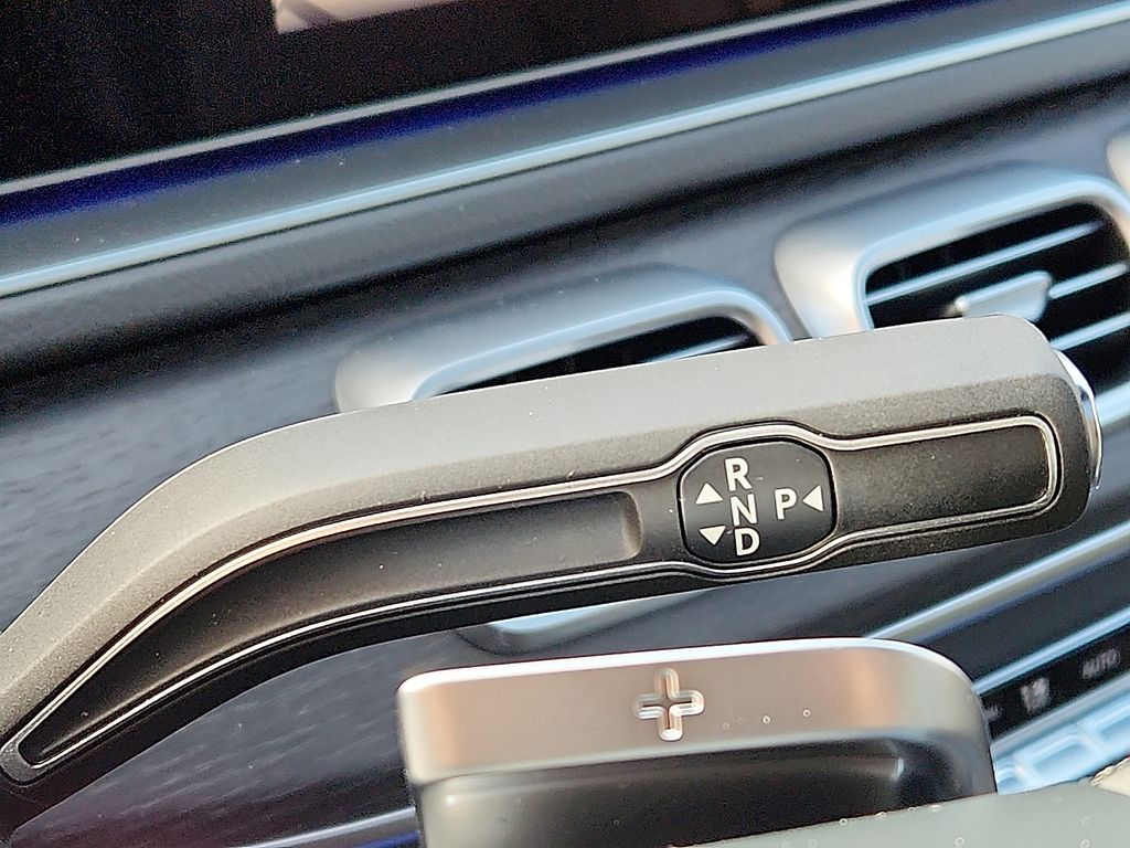 Thumbnail: 2026 Mercedes-Benz GLE - 10