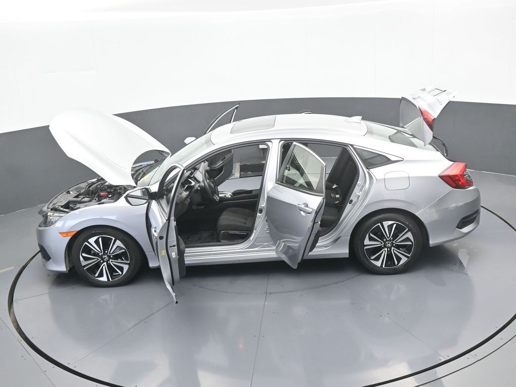 Used 2018 Silver Metallic Honda EX-T image 53