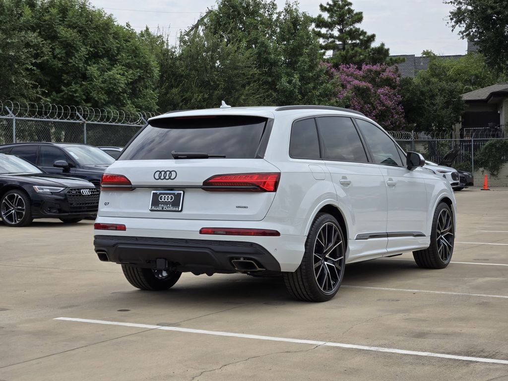 new 2025 Audi Q7 car, priced at $78,895