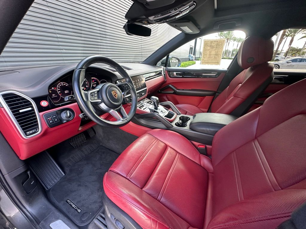 2022 Porsche   4