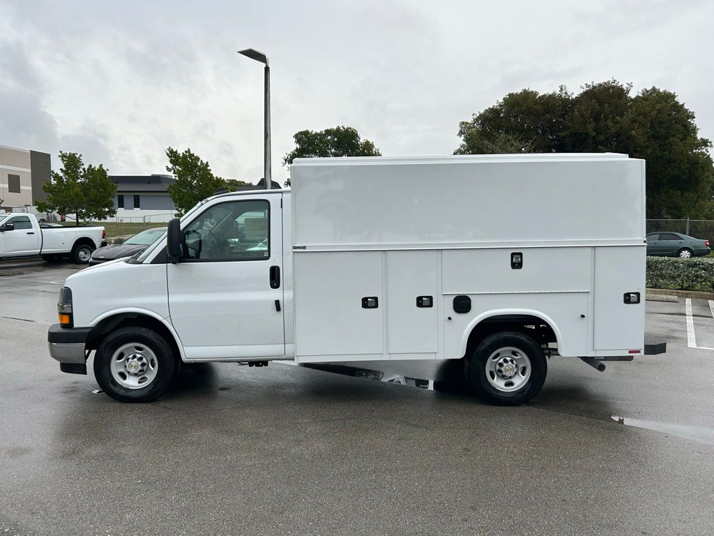 New 2025 Summit White Chevrolet Work Van image 2