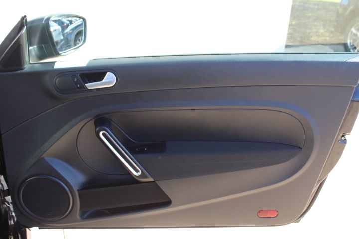 Used Car 2016 Volkswagen Beetle  1.8t Classic For Sale Under $15,000 In Georgetown, Texas