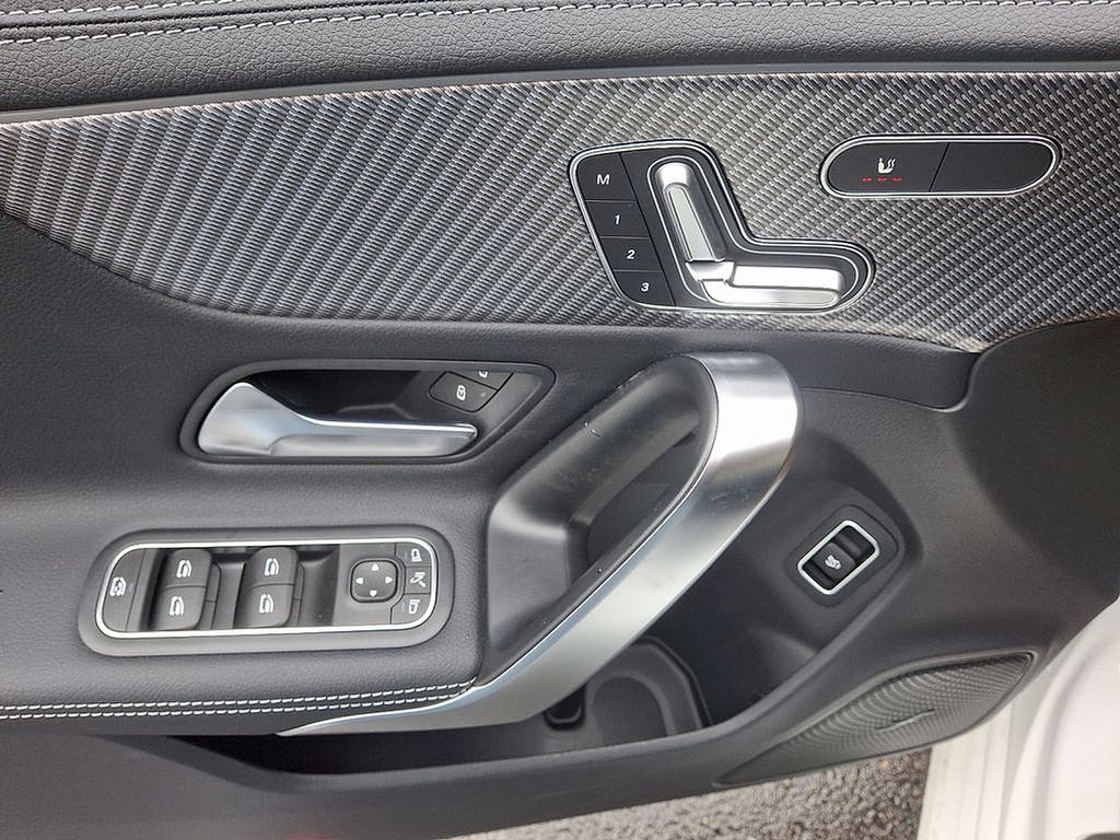 Thumbnail: 2025 Mercedes-Benz CLA - 9