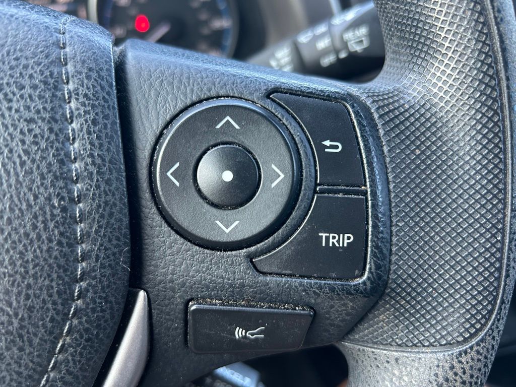 Thumbnail: 2017 Toyota RAV4 - 22