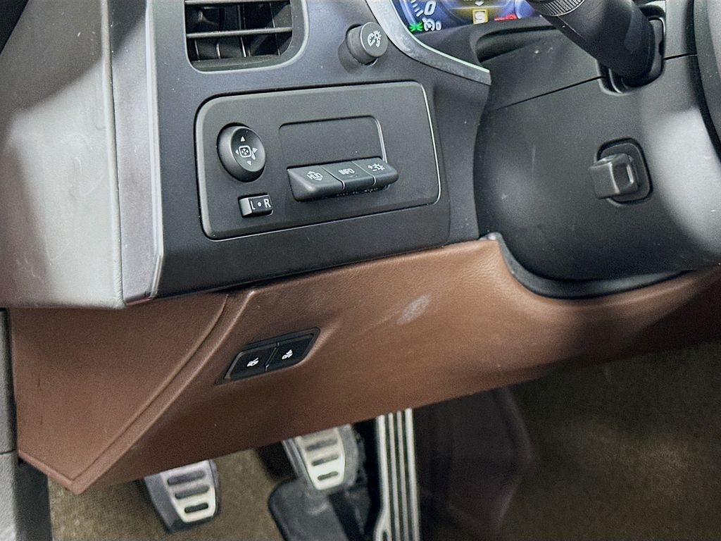 Thumbnail: 2015 Chevrolet Corvette - 10