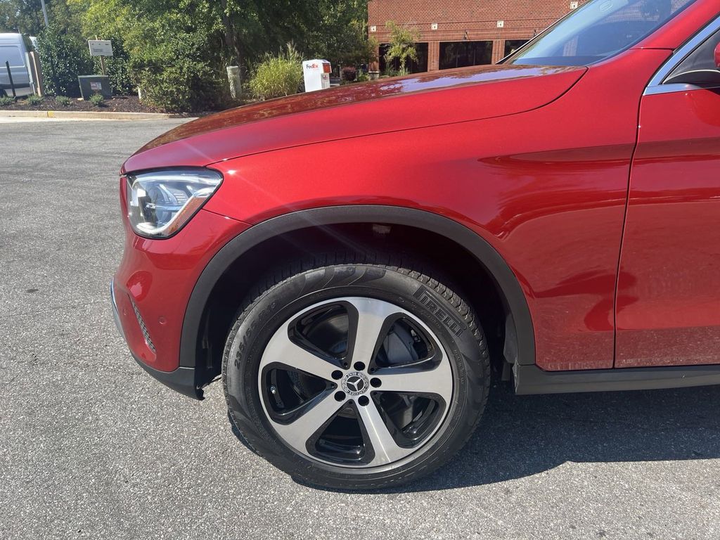 2021 Mercedes-Benz GLC GLC 300 12