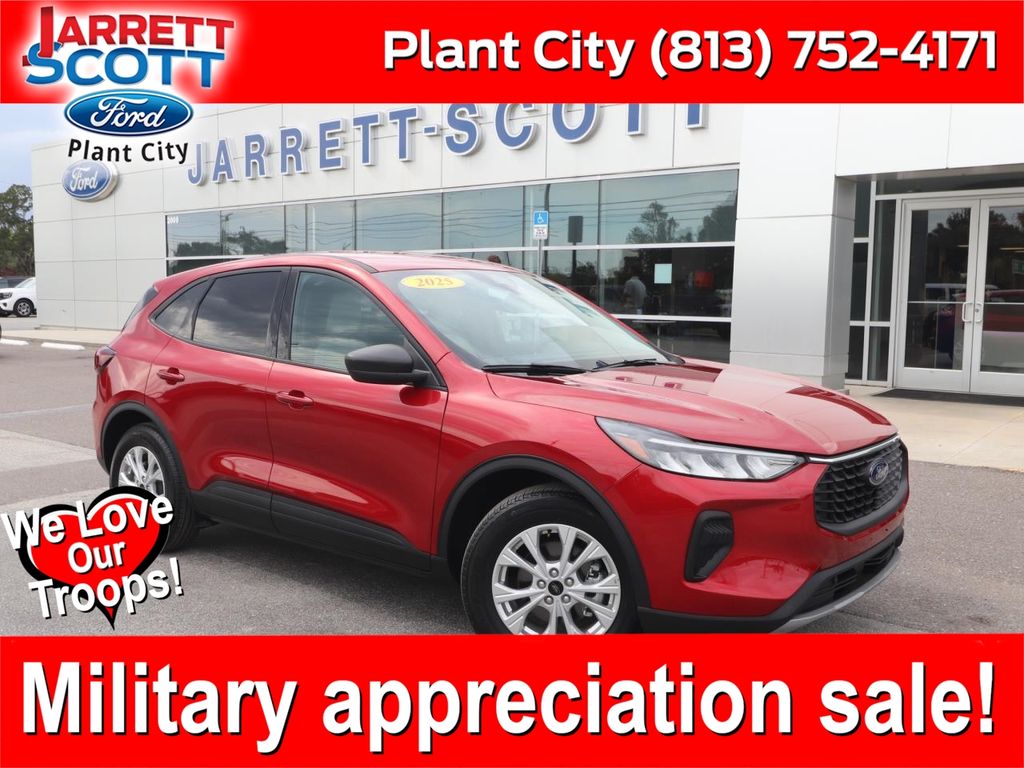 Rapid Red Metallic TC 2025 Ford Escape Active FWD SUV / Crossover Front-Wheel Drive 8-Speed Automatic