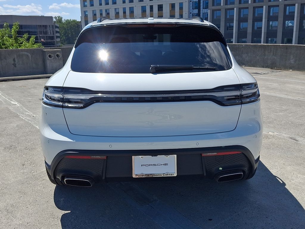 Thumbnail: 2026 Porsche Macan - 9