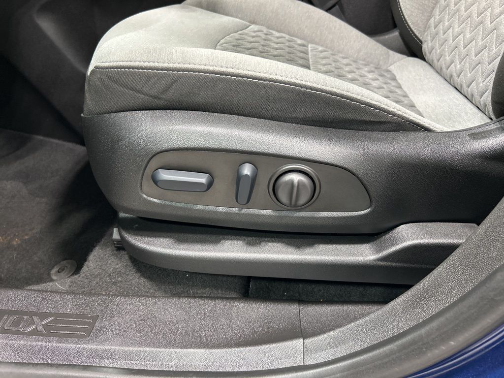 used 2023 Chevrolet Equinox car, priced at $20,966