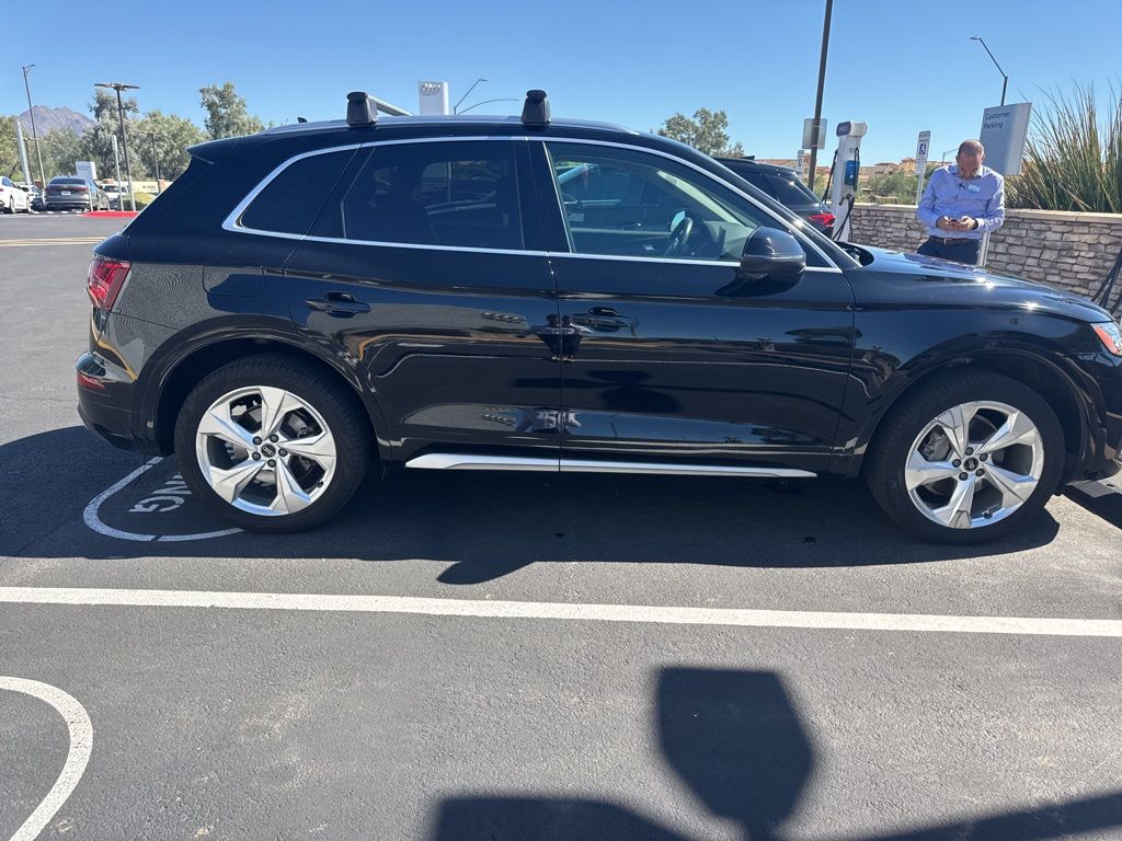 Thumbnail: 2021 Audi Q5 - 4