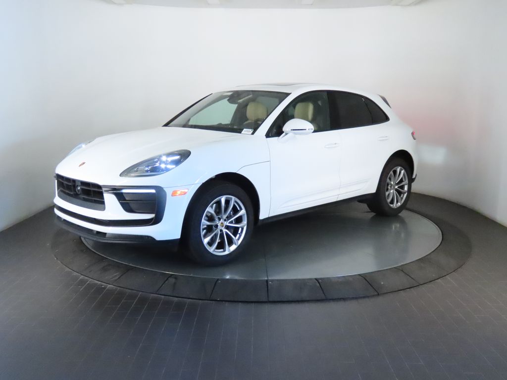Thumbnail: 2025 Porsche Macan - 1