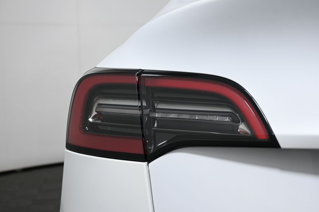 Thumbnail: 2022 Tesla Model Y - 11