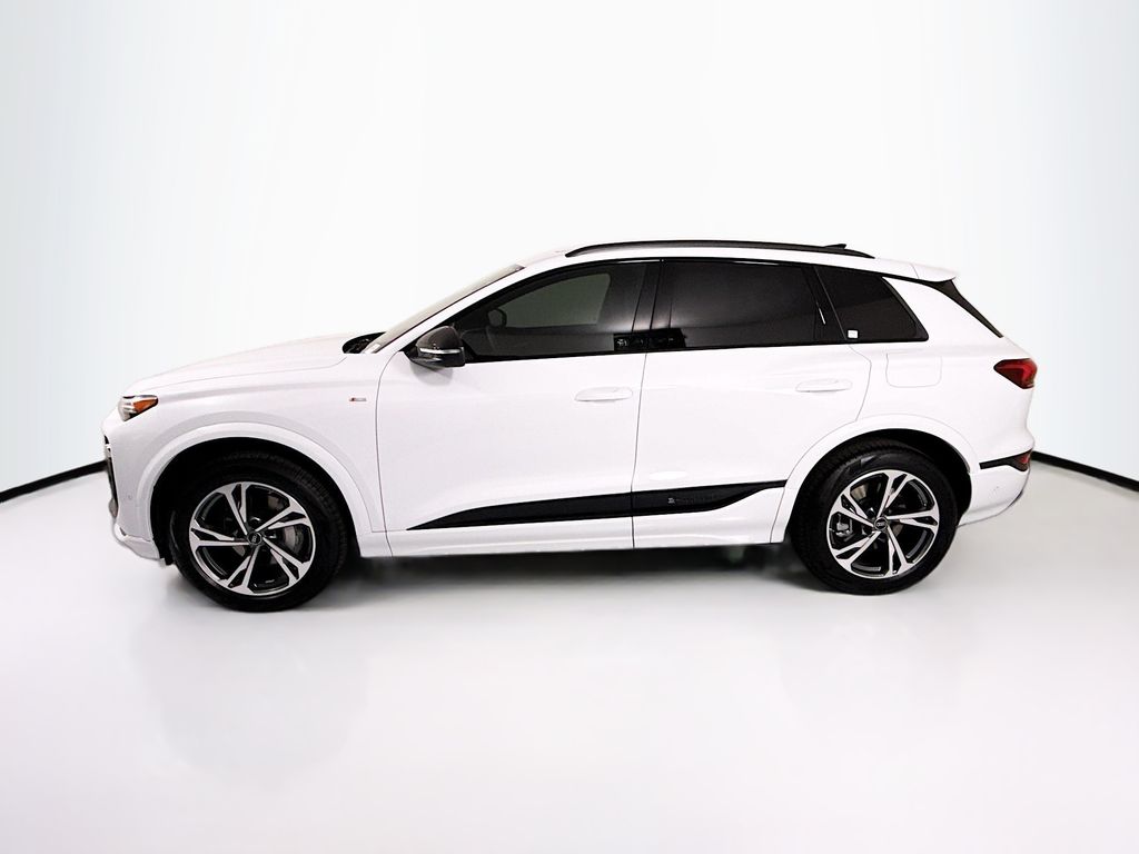 Thumbnail: 2027 Audi Q6 e-tron - 8