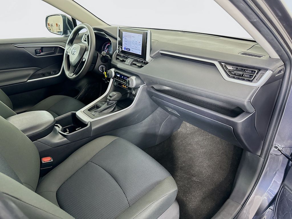 Thumbnail: 2025 Toyota RAV4 - 28