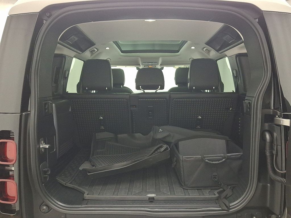 2024 Land Rover Defender 110 29