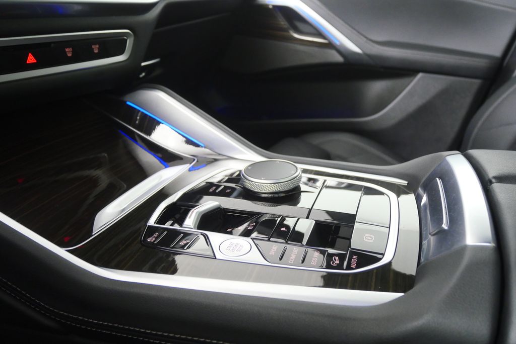 Thumbnail: 2025 BMW X6 - 25