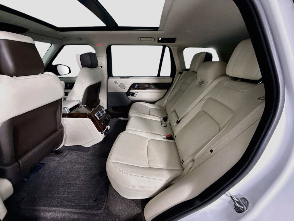Thumbnail: 2020 Land Rover Range Rover - 22
