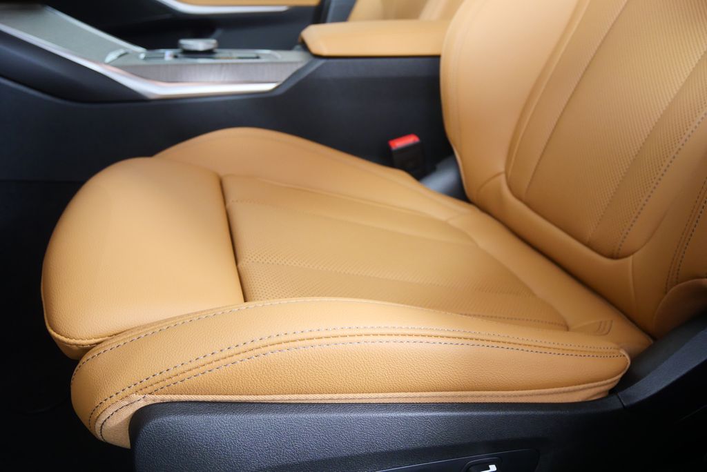 Thumbnail: 2026 BMW 3 Series - 9