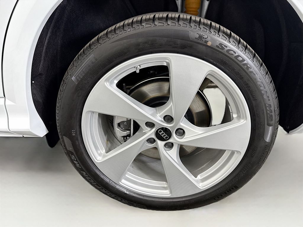 Thumbnail: 2025 Audi Q5 - 31