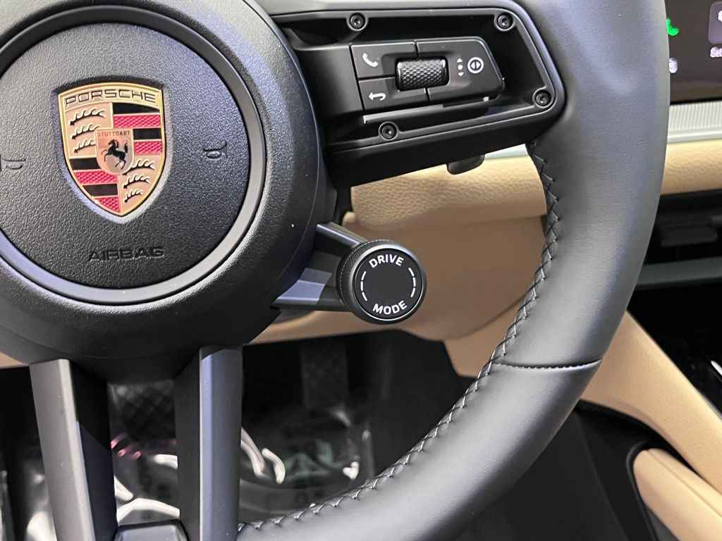 Thumbnail: 2025 Porsche Cayenne - 15