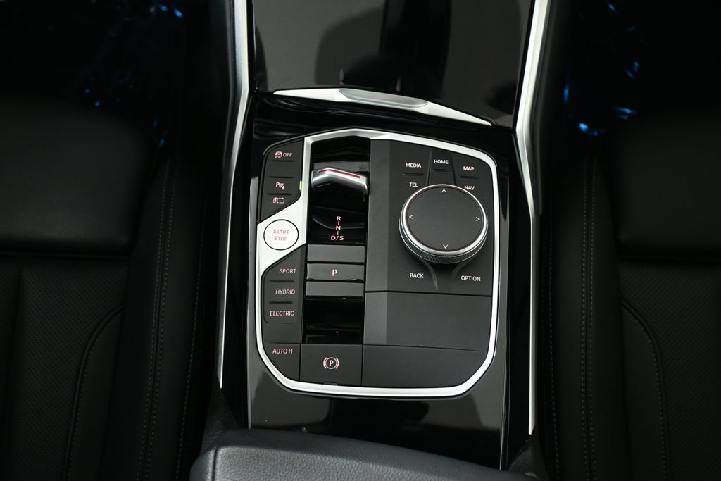 Thumbnail: 2023 BMW 3 Series - 24