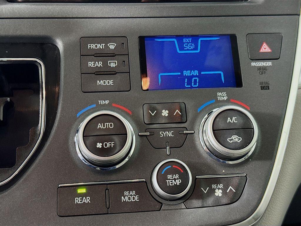 Used Car 2019 Toyota Sienna  Le For Sale Under $25,000 In Austin, Texas