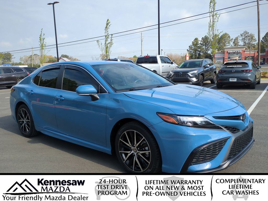 2024 Toyota Camry SE FWD