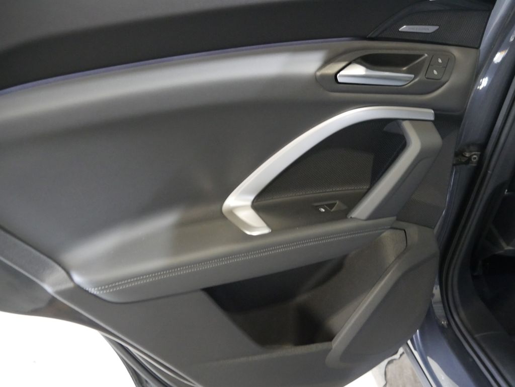 Thumbnail: 2025 Audi Q5 - 20