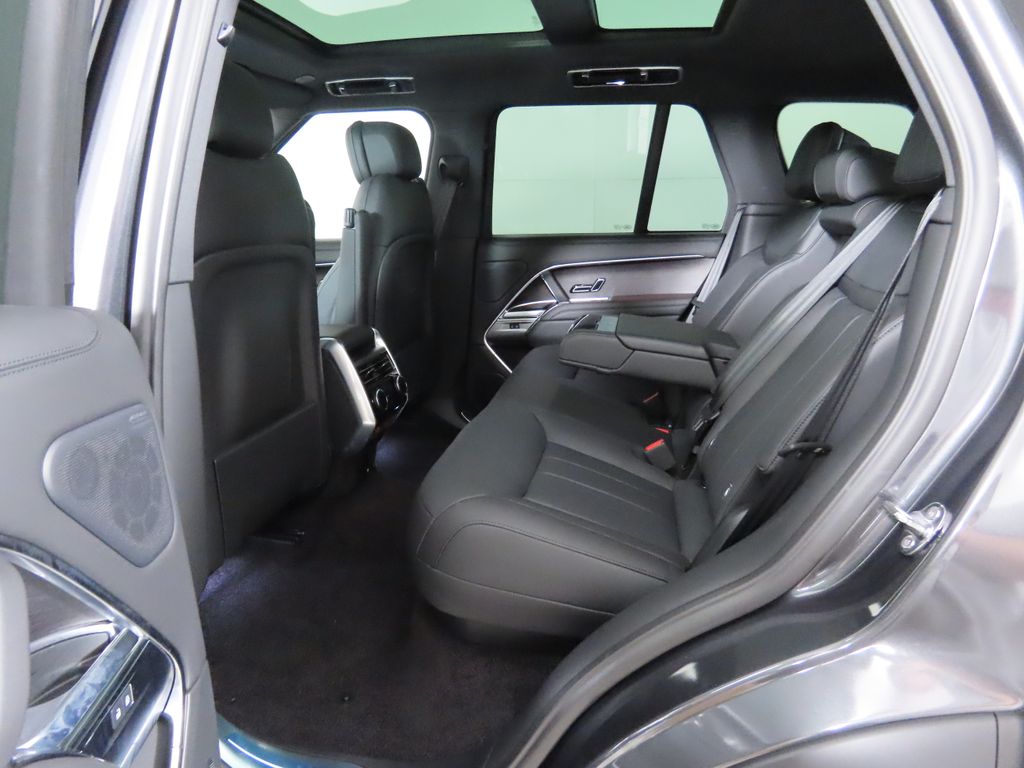 Thumbnail: 2025 Land Rover Range Rover - 22