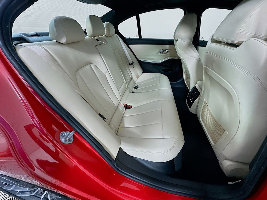 Thumbnail: 2021 BMW 3 Series - 28