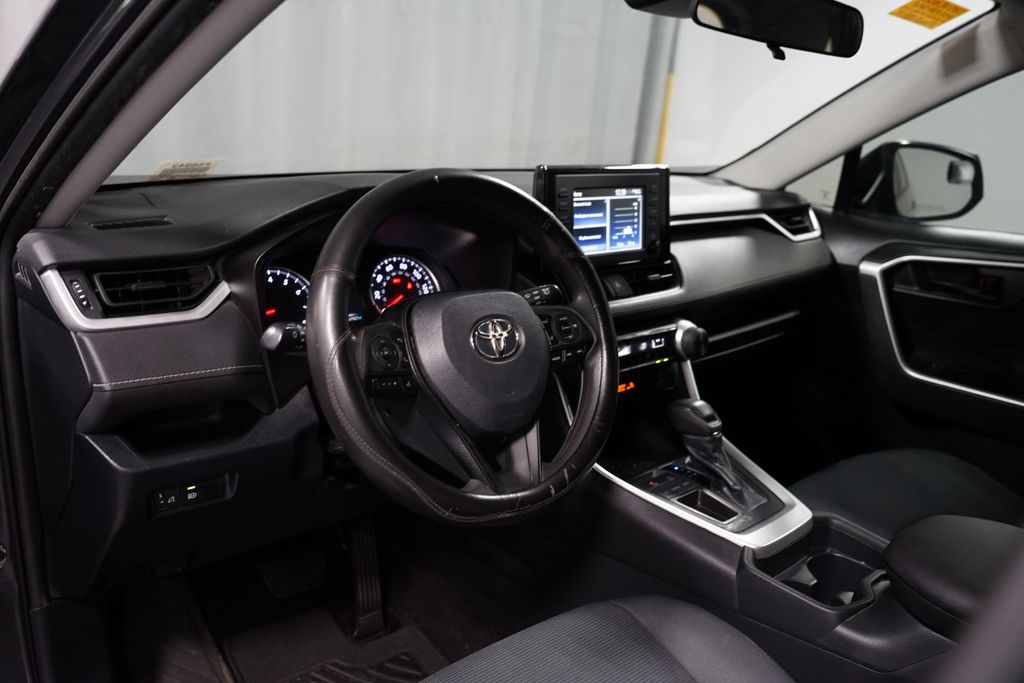 Thumbnail: 2019 Toyota RAV4 - 7