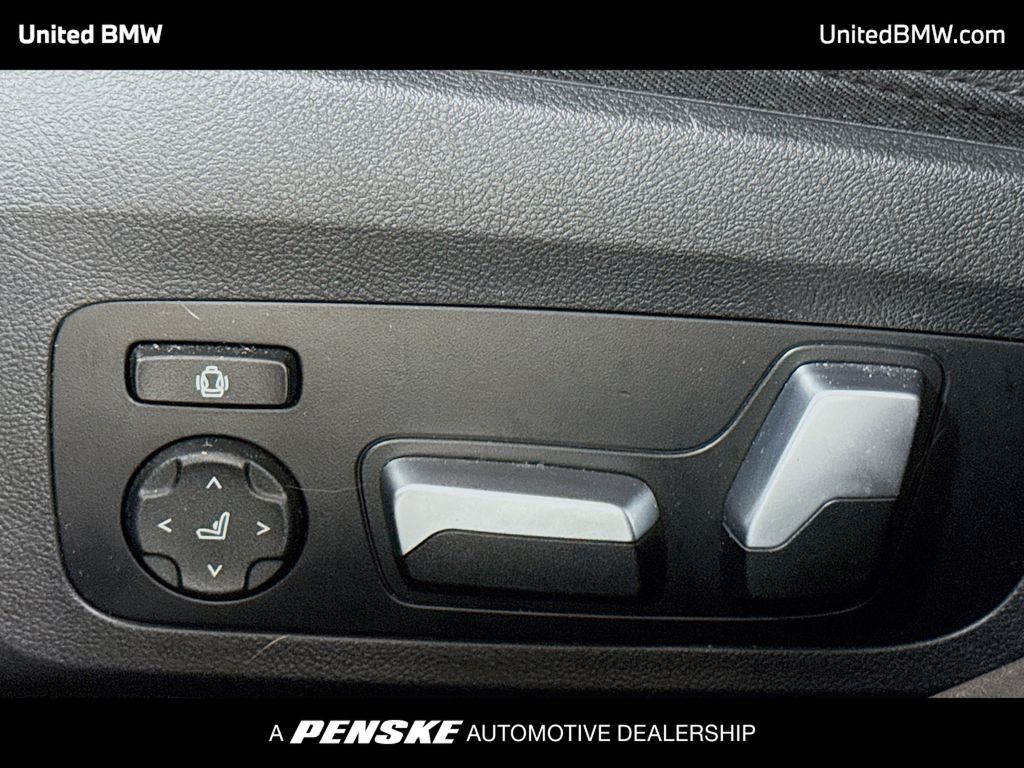 Thumbnail: 2021 BMW 3 Series - 4