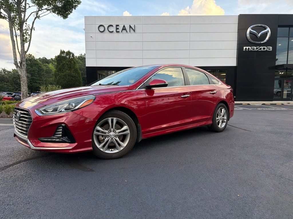 Scarlet Red 2018 Hyundai Sonata Sedan Front-Wheel Drive 6-Speed Automatic