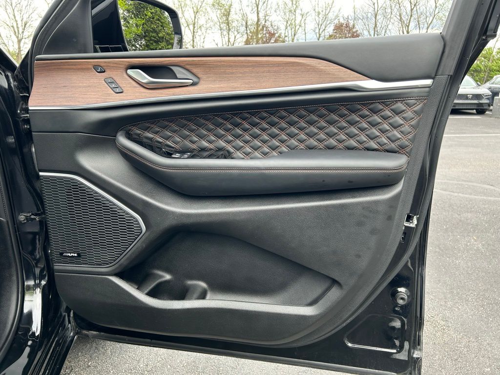 2021 Jeep Grand Cherokee L Summit 28