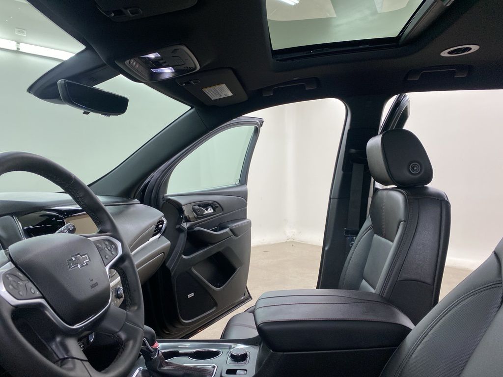 2023 Chevrolet Traverse RS photo