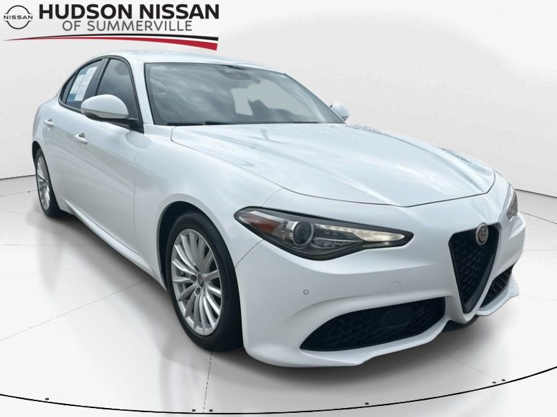 2022 Alfa White Alfa Romeo Giulia Sprint RWD Sedan