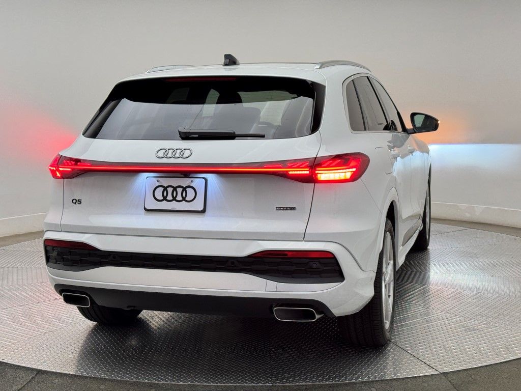 Thumbnail: 2025 Audi Q5 - 11